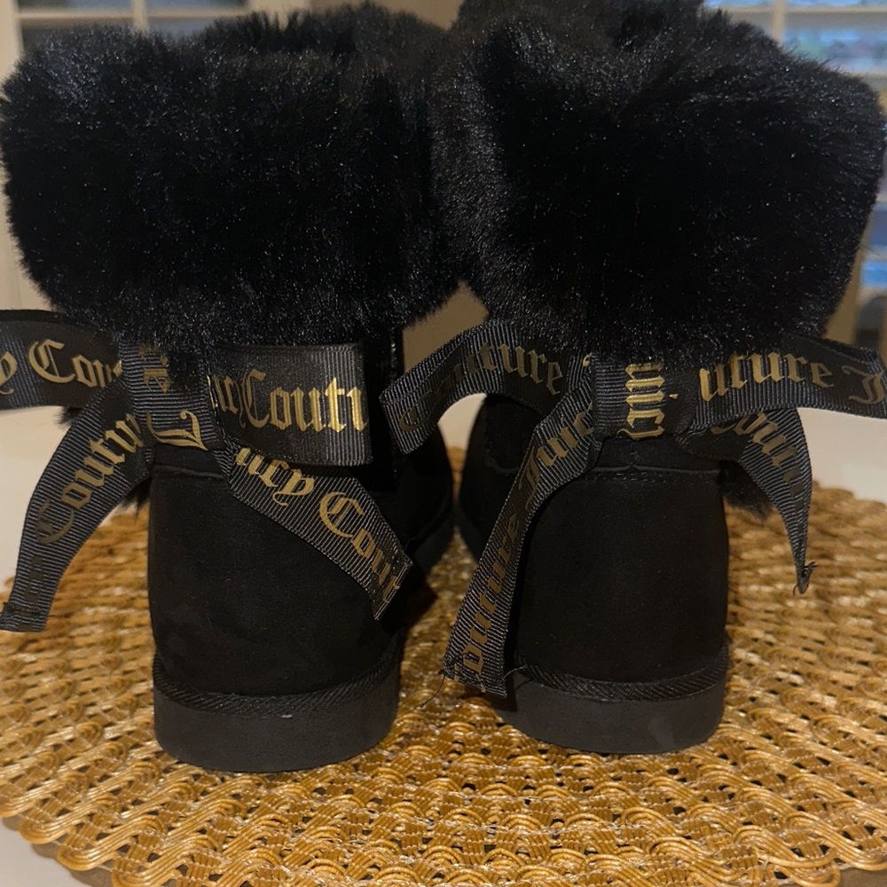 Juicy Couture Black Boots with Fur and Ribbon - Picture 3 of 9